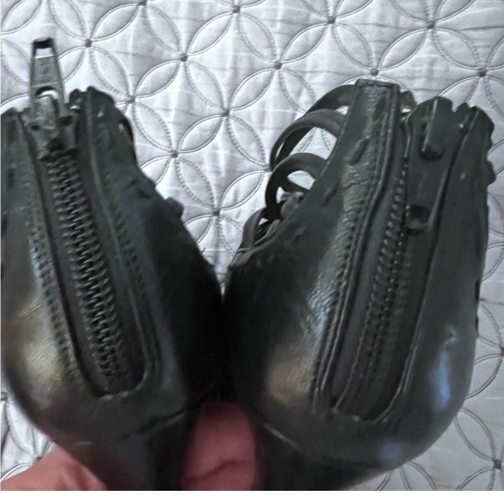 Christian Louboutin heels 36.5 - Picture 4 of 16
